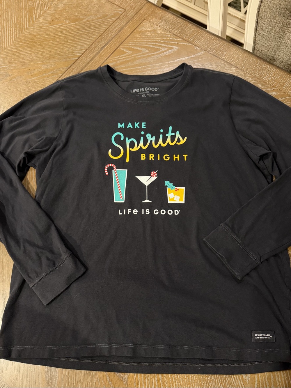Life Is Good Men’s Black 'Make Spirits Bright' Long-Sleeve Tee -size XL